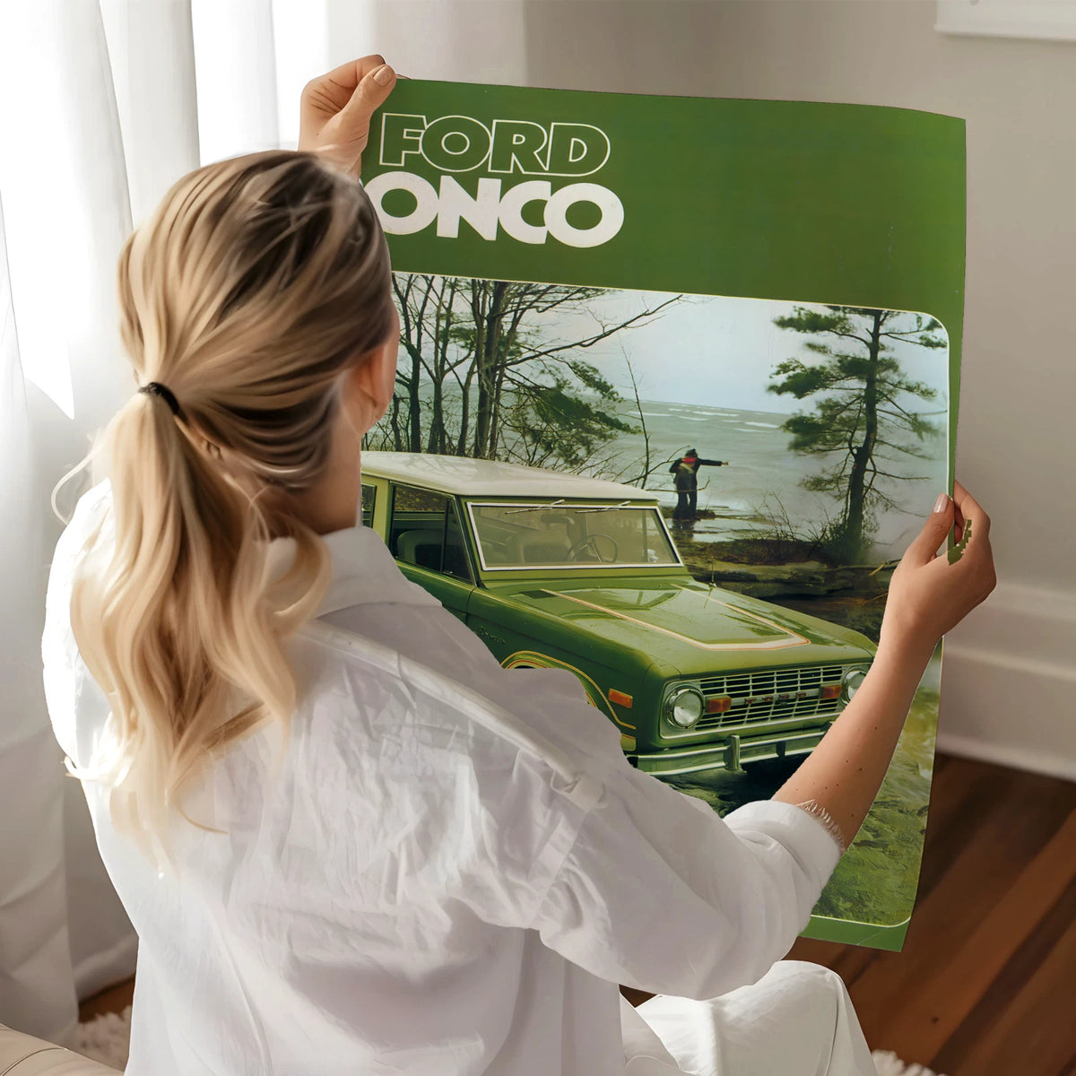 Classic Green Ford Bronco Print - Vintage 1970s Automotive Poster